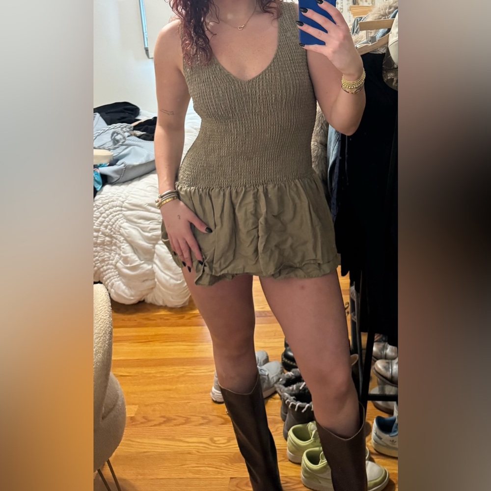 Aritzia Wilfred Knit V-Neck Tiered Olive Mini Dress